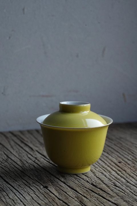 缃黄鳶尾盖碗